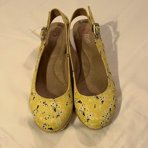 BTrue by Baretraps Size 8